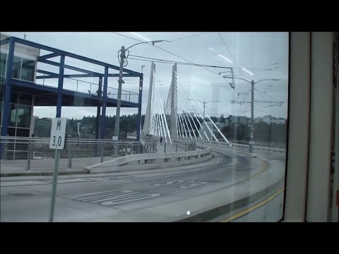 Portland Streetcar: A Loop: NW 10th & Glisan - Portland Art Museum (Full Loop)