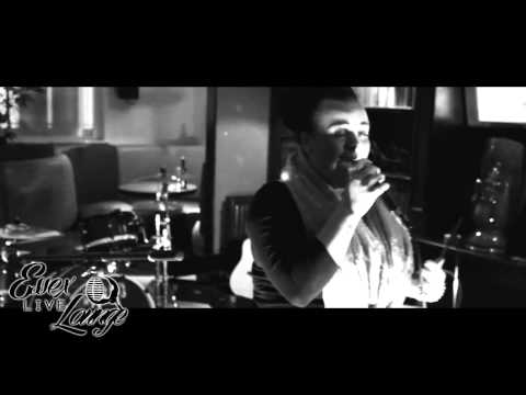 Amy Mottram Performs Live @EssexLiveLounge