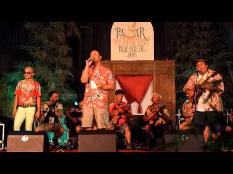 Ditato (Shaggydog) by Puspa Jelita feat Heruwa at Pasar Keroncong Kotagede 2015