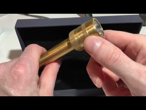 Astronaut’s Apollo Flashlight. Review of NASA FA-5 Penlight by Luna Replicas