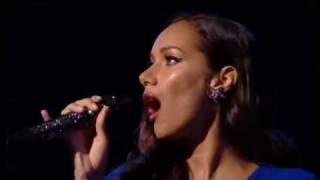 LEONA LEWIS & TONY BENNET - WHO CAN I TURN TO (Live at The Palladium)