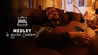 Medley: Vendaval / Descomunal / De Amor / Deixa Eu Consertar / Especial - Do Quintal (Session) Lyrics English Translation
