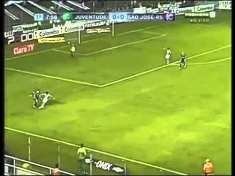 Leo Bahia Defender 2013