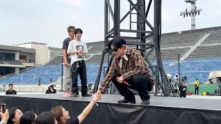 Download lagu BTS's soundcheck day 2 in Mexico. BTS's V does something, Suga and J-Hope show different sides mp3
