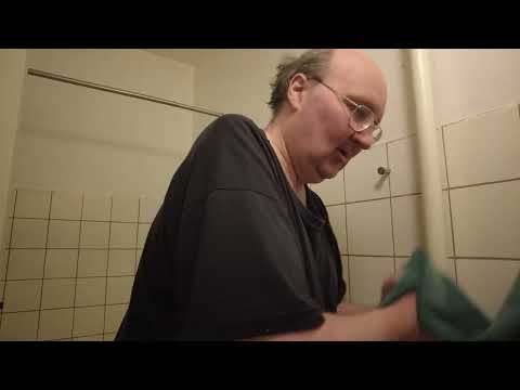 MongoTV_8746 - Del 3 - SPISER POPCORN 2.PÅSKEDAG AFTEN OG KIGGER PÅ NY GAMER LAPTOP-PC ONLINE