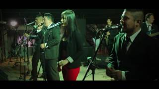 TODO EL MUNDO NECESITA UN BESO