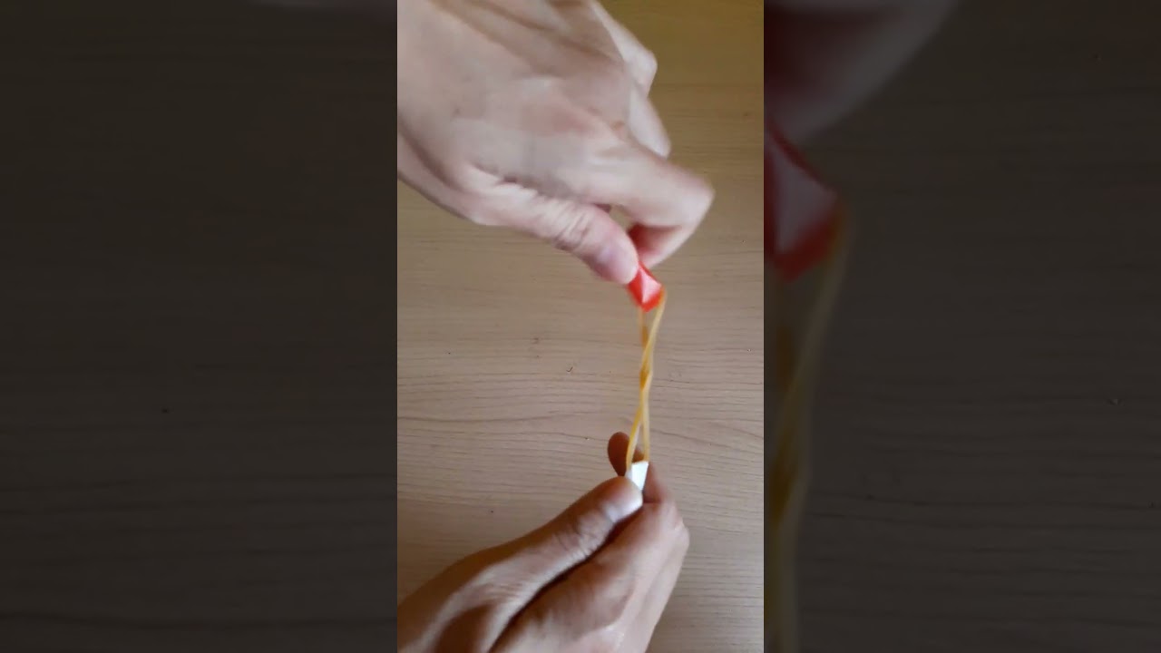 Adu Ayam pakai sedotan