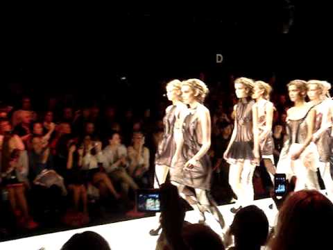 18/09/2010 Spring Summer Bora Aksu catwalk show