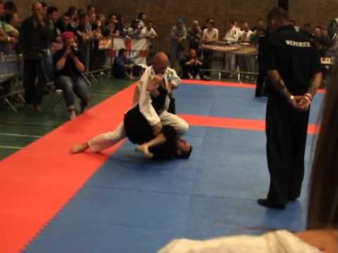 Isaac Perez vs David Broughton Purple Belt Lightweight Semifinal Bournemouth open 2011.MPG