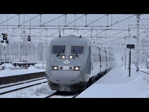 Vinter med snö på Järnvägen del 9 - Tåg i Alvesta