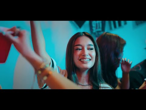 Nik Makino and Robledo Timido