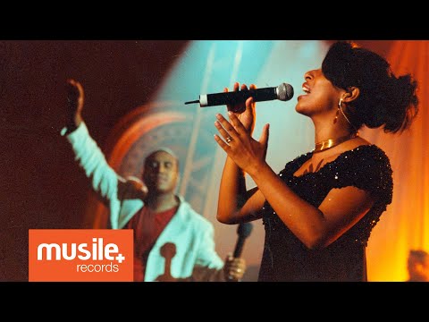 Comunhão e Adoração 4 - Toca em Mim (Paulo Rogério e Priscila Angel)