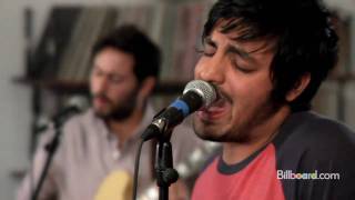 Young The Giant - &quot;I Got&quot; (Studio Session) LIVE