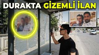 Otobüs durağına asılan "Dikkat, dolandırıcıdır" yazılı fotoğraf karesi