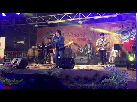 Segenggam rindu (live) - Ezzrin and The Classmates