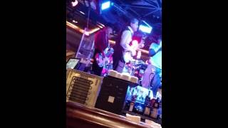 Does anybody know what time it is