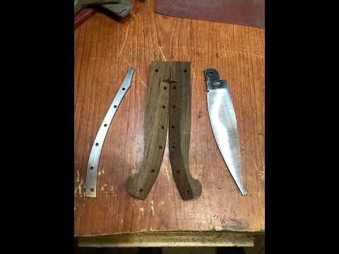 Realizzazione di un coltello sardo con fasi di lavorazione