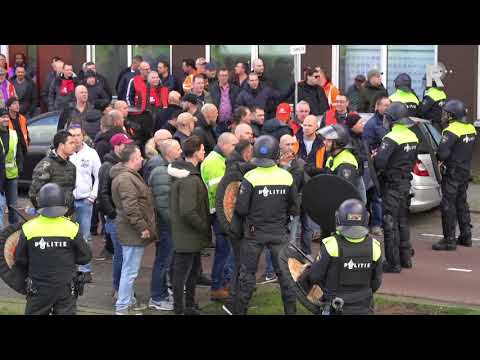 Stakers op de vuist met politie (Video: MediaTV)