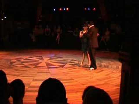 Fabian Salas  and  Carolina del Rivero  are  dancing  to  a  tango