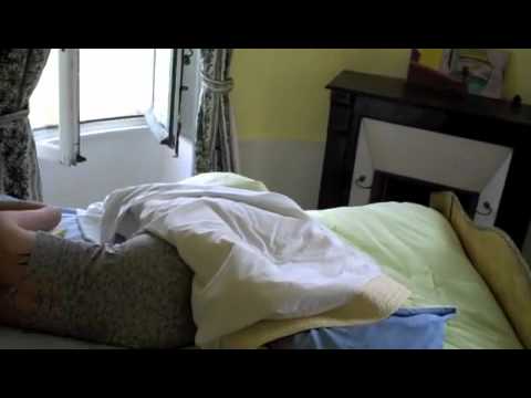 Une Kiki "Let's Have a Kiki!" - Scissor Sisters