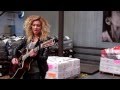 Tori Kelly singing "Fill a Heart" at the Food Bank ...