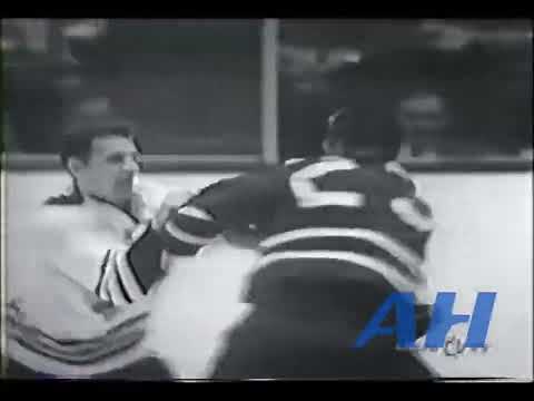 NHL Oct. 31, 1964 Eddie Shack,TOR v Dennis Hull,CHI Toronto Maple Leafs Chicago Blackhawks
