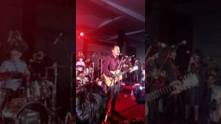 Download lagu Efek Rumah Kaca - Desember (TibaTibaSuddenlyKonser) mp3 Download lagu Efek Rumah Kaca - Desember (TibaTibaSuddenlyKonser) mp3