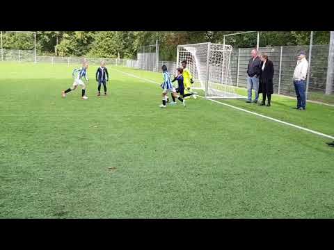 Panna en goal Daan UVS  tegen Sporting Leiden