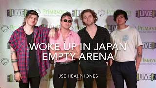 5 Seconds of Summer - Woke Up in Japan (empty arena)