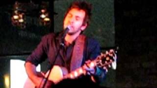 Josh Kelley sings Everybody Wants You &amp; CHI TOWN in Chicago