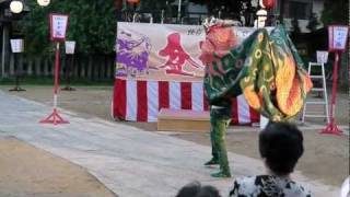 preview picture of video '小雀獅子(2011飛騨古川盆踊り会場にて) 　Lion dancing in Hida'