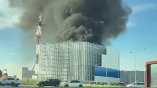 L'incendio a Sant'Agata Bolognese: la grande nube di fumo nero