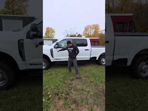 Mariano Gomez's new hottie