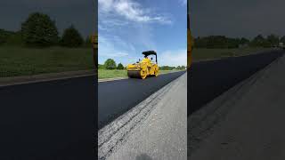 So satisfying: SMOOTH asphalt rolling #SAKAI #paving