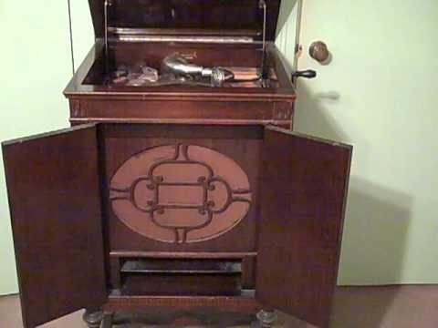 MEYER DAVIS SMITH BALLEW - HAPPY DAYS AND LONELY NIGHTS - ROARING 20'S VICTROLA.MP4