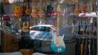 Video thumbnail for Music Man HSS Cutlass RS Vintage Turquoise Sound Test by Eldorádó Hangszer