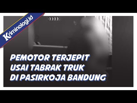 Video Pemotor Terjepit Usai Tabrak Truk  saat Parkir di 