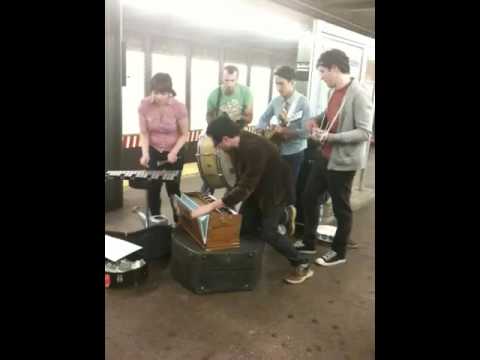 Freelance Whales live in Bedford Ave. Station #10secvid ...