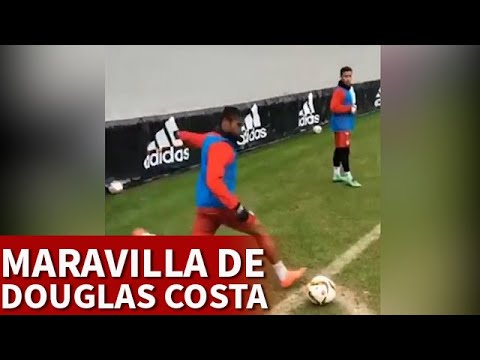 BAYERN | DOUGLAS COSTA, gol olímpico de RABONA | DIARIO AS