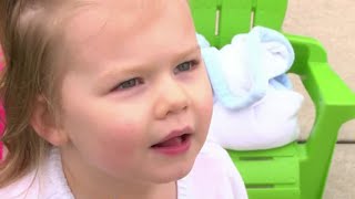 Adorable Friendship Between a 3-year-old and the Garbage Man