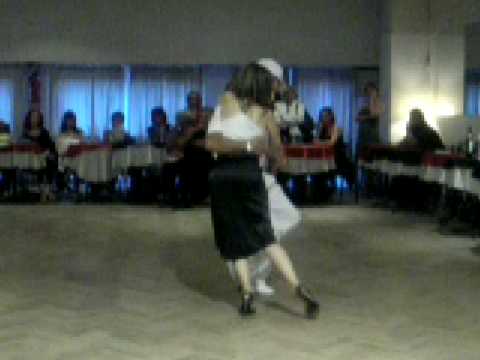 ROBERTO FIRPO - LA ETERNA MILONGA (Tango)  bailan SALVADOR y REGINA