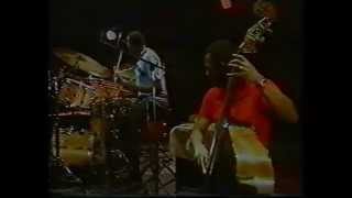 Elvin Jones,dr 6xt , w. MARVIN HORNE ,cht ..tv-show ,1981