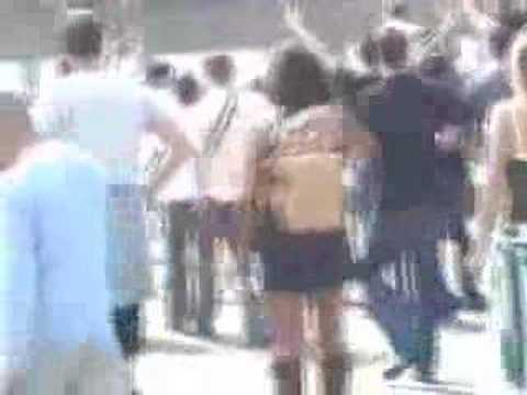 Racingfans verzamelen voor de derby