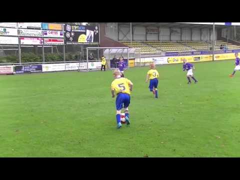 VV Staphorst F3  tegen FC Wolvega F3 op 19 september 2015