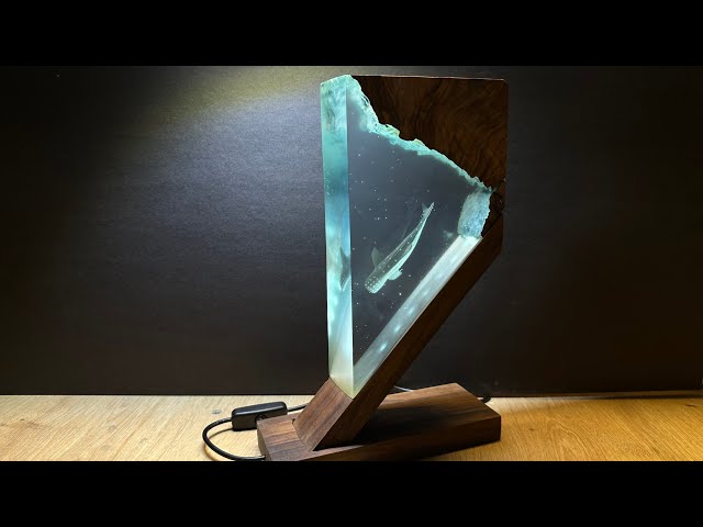 Vídeo relacionado con Lámpara de noche con forma de tiburón, resina epoxi, ballena jorobada, tiburón, lámpara subacuática con base de madera, decoración para el hogar y la oficina (Megalodon)