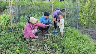 Download lagu On her day off, Bao helped Man work in the vegetable garden. mp3