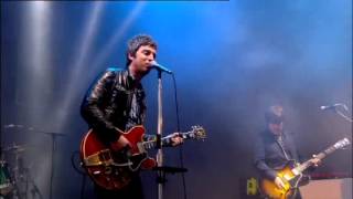 Noel Gallagher&#39;s HFB - AKA... What a Life! (Live at T in the Park 2012)