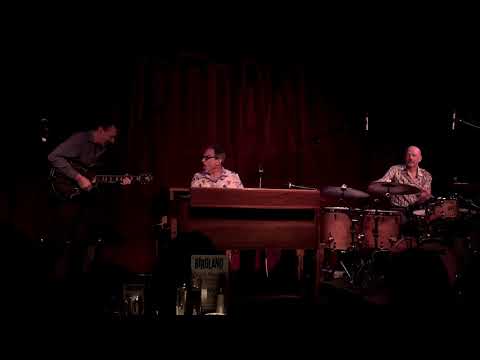 Groove Blue (Steve Smith/Tony Monaco/Vinny Valentino) Play "Caravan" at Birdland NYC
