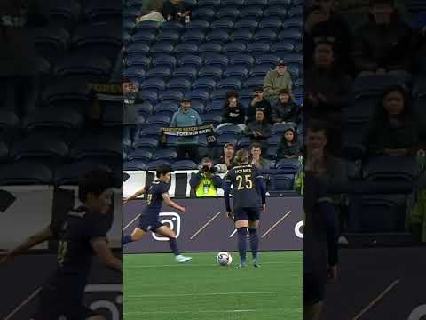 AKB is a brick wall 🧱  #nwsl