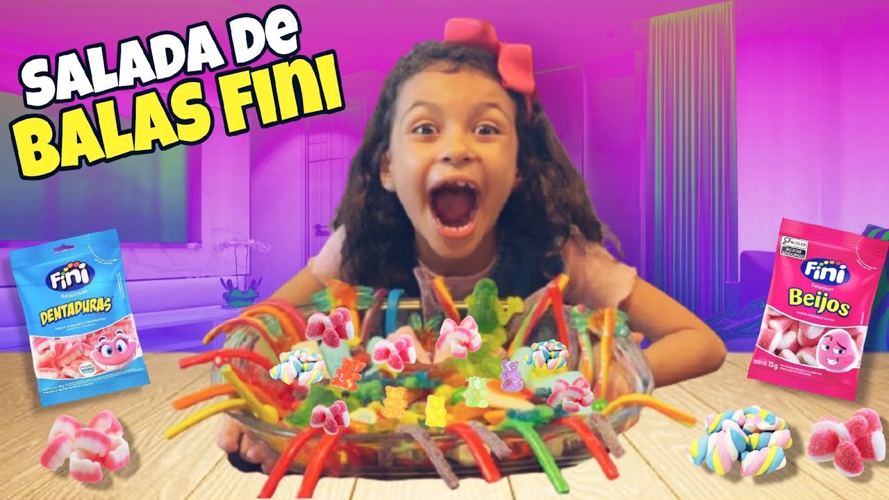 FIZ UMA SALADA DE BALAS FINI GIGANTE #balasfini #salad #turmadalaurinha
